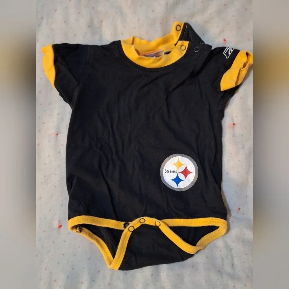 NFL Pittsburgh Steelers Baby Onesie Black and Yellow 18 Months